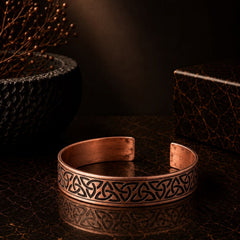 Triquetra Üçlü Düğüm Desenli Bakır Kelepçe Bileklik (Unisex)